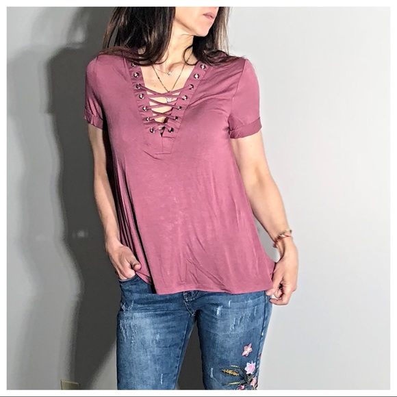 Tops - ✨SALE✨Boyfriend style Lace up short sleeve top